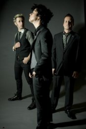 Green Day in Suits again