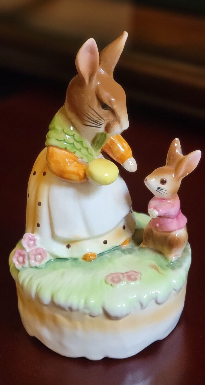 Vintage Lefton Ceramic Mother & Child Bunny Rabbit Music Box WORKS