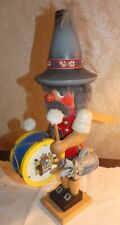 Holzkunst CHRISTIAN ULBRICHT Soldier with Musical Drum West Germany Tag picture