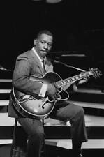 Wes Montgomery Performs With A Gibson L-5 Semi Acoustic Guitar 1965 OLD PHOTO 3 picture