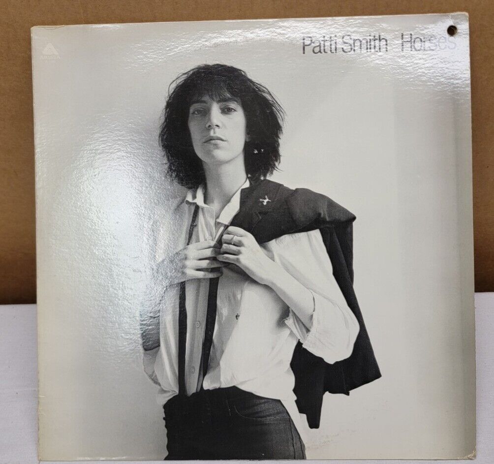 Vintage 1975 Patti Smith “Horses” LP - ARISTA Records (AL-4066) NM