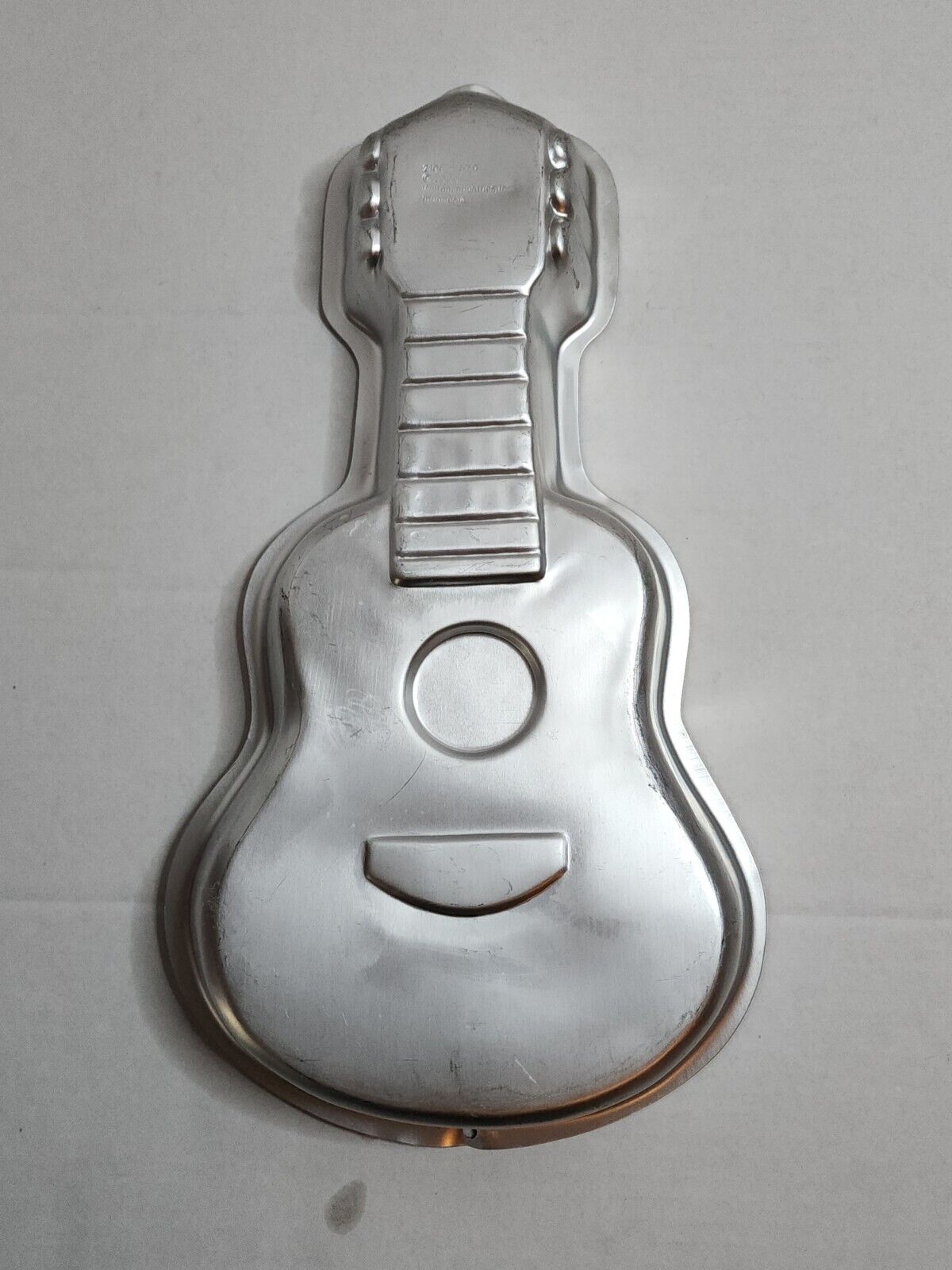Wilton Cake Pan Acoustic Guitar 2105-570 