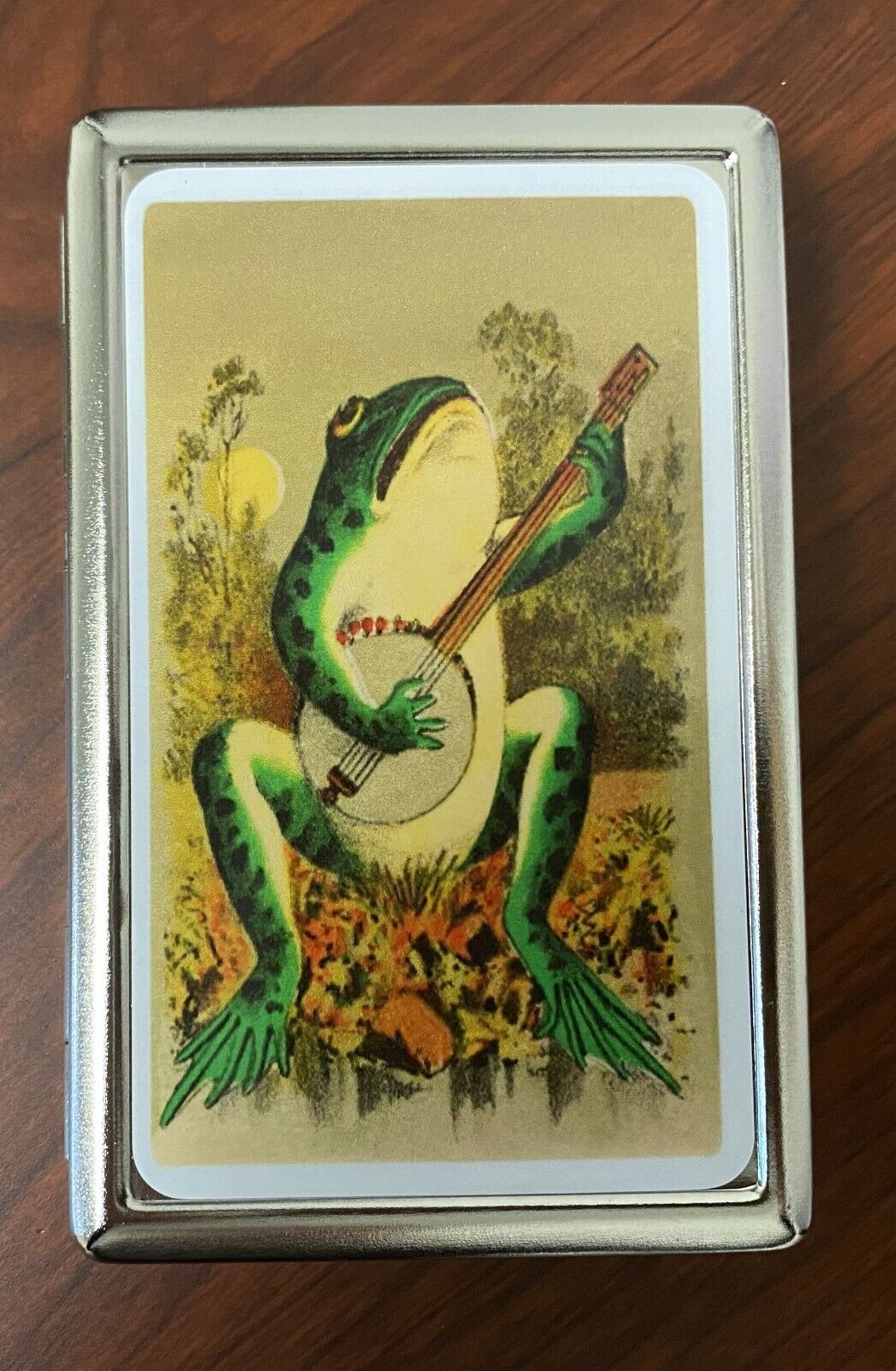 Sweet Cig Case With Frog Playing Banjo Artwork Holds Kings & 100's