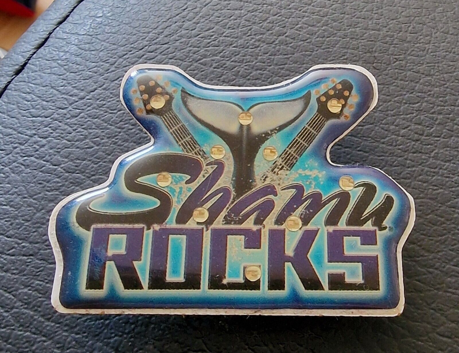 Seaworld Shamu Rocks Pin Magnet, Rare. Orca Whale Tail Guitar Party Cute Love