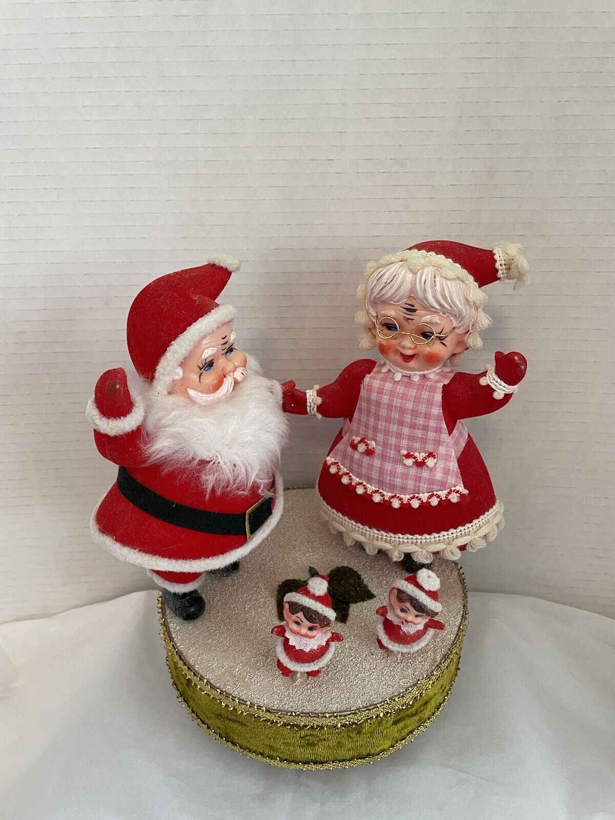 Vintage Musical Revolving Flocked Santa Mrs Claus Elves Sankyo Japan Kitschy