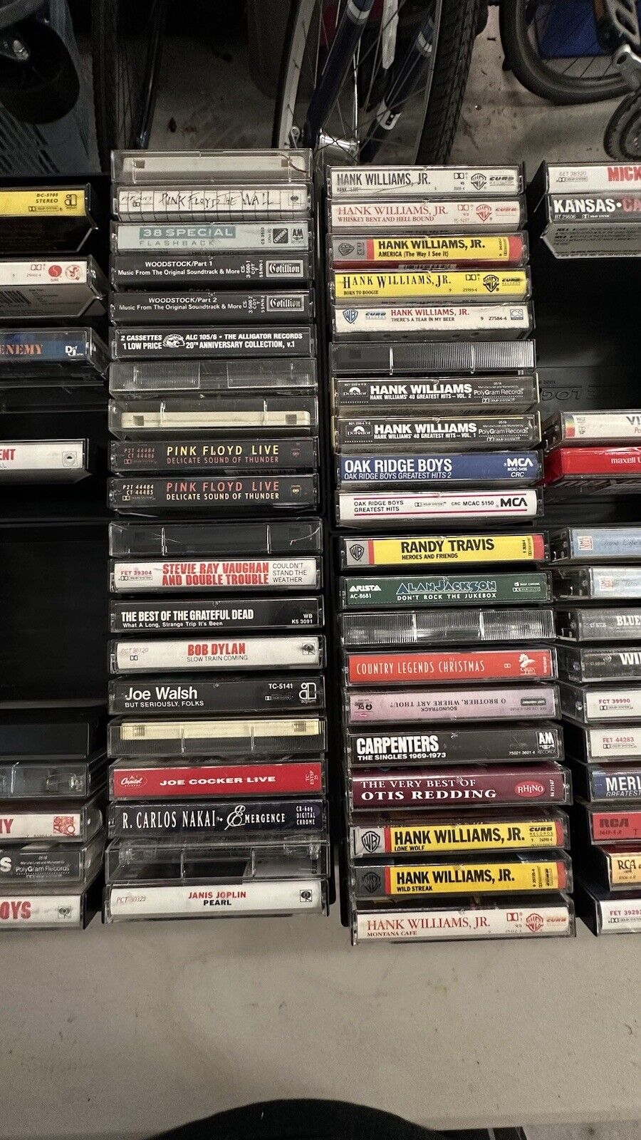 Huge Lot Of Over  100 Cassette Tapes Rock AC/DC  Pink Floyd Elvis Vinton Dylan
