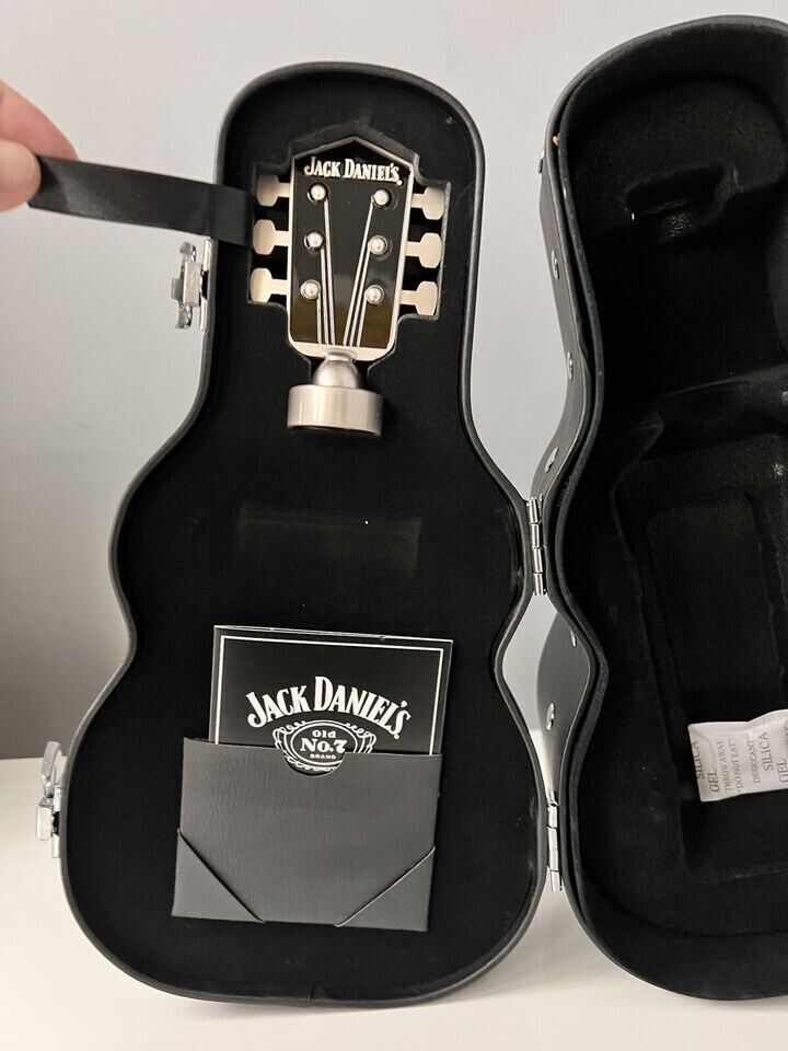 Guitar Case Set: Limited Edition Jack Daniel\'s Whiskey & Stopper