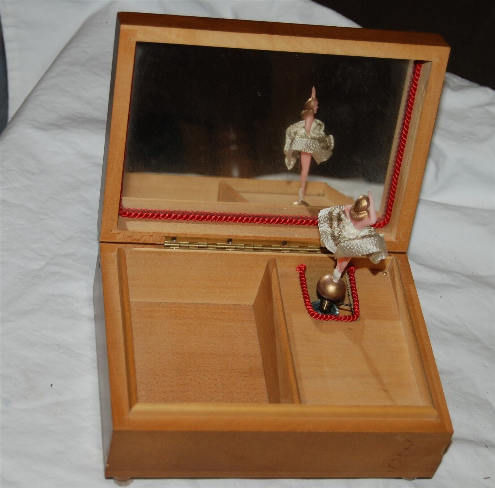 Vintage Swiss music box with moving ballerina play Edelweis 6.5
