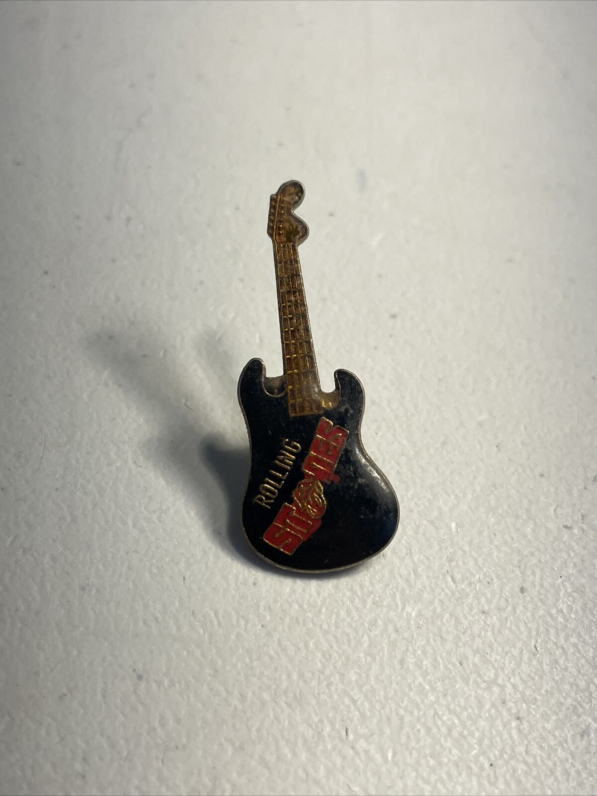 Vintage Enamel Lapel Pinback Pin -- 1.5\