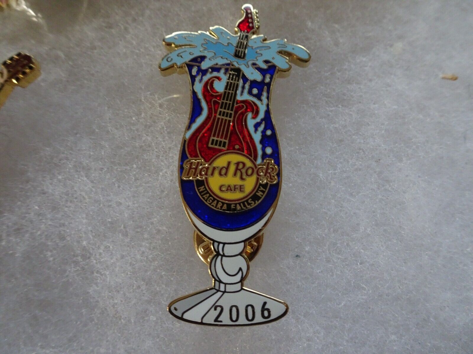 Hard Rock Cafe pin Niagara Falls NY Hurricane Glass with Guitar series 2006