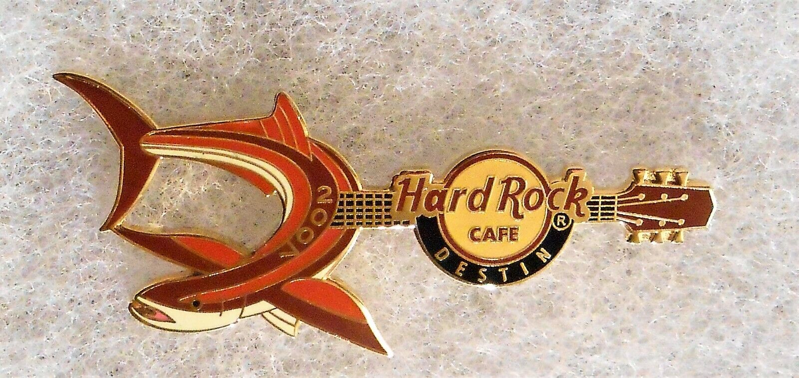 HARD ROCK CAFE DESTIN FISHING RODEO MULTI COLORED BROWN FISH GUITAR PIN # 39304