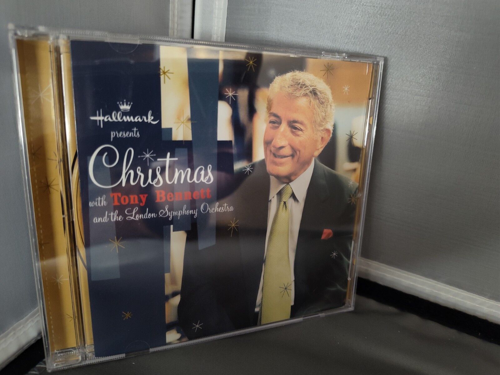 2002 Christmas with Tony Bennett & The London Symphony Orchestra Hallmark CD