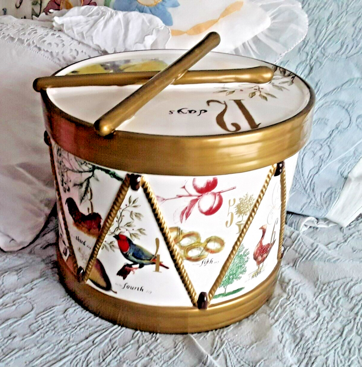Williams Sonoma 12 Days of Christmas Drum Cookie Jar gold trim