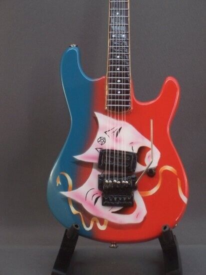 Mini Guitar MOTLEY CRUE MICK MARS Theater Of  Pain GIFT Memorabilia FREE STAND