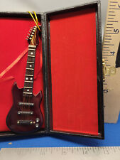 Electric Guitar 6 string Replica with Case 6 inches Resin and Metal J0763B 325 picture