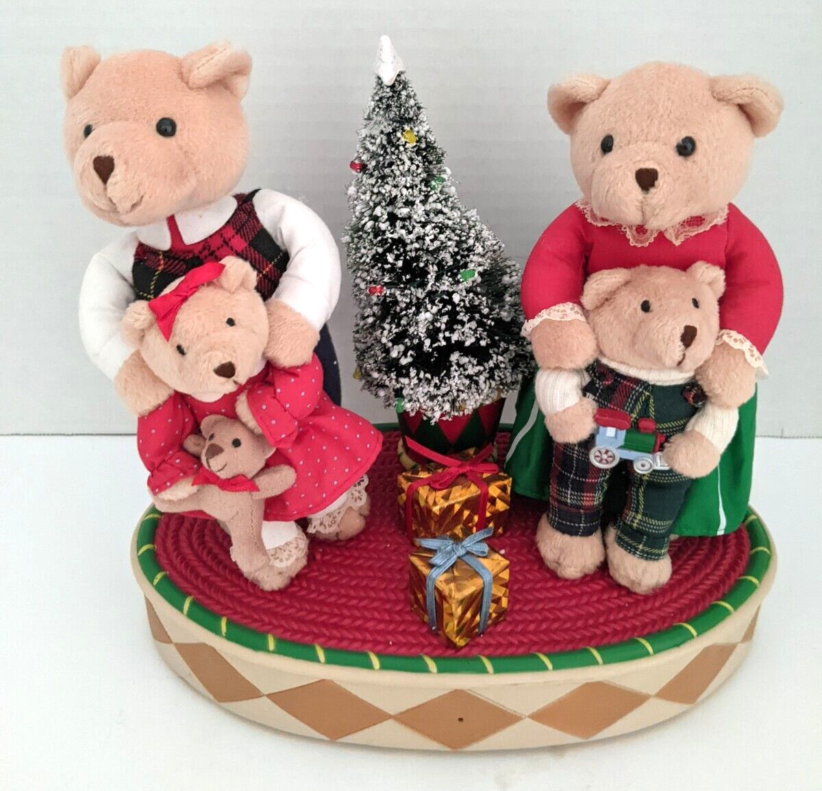 Vintage Avon A Beary Merry Holiday Celebration Light Musical Animated Bears.  96