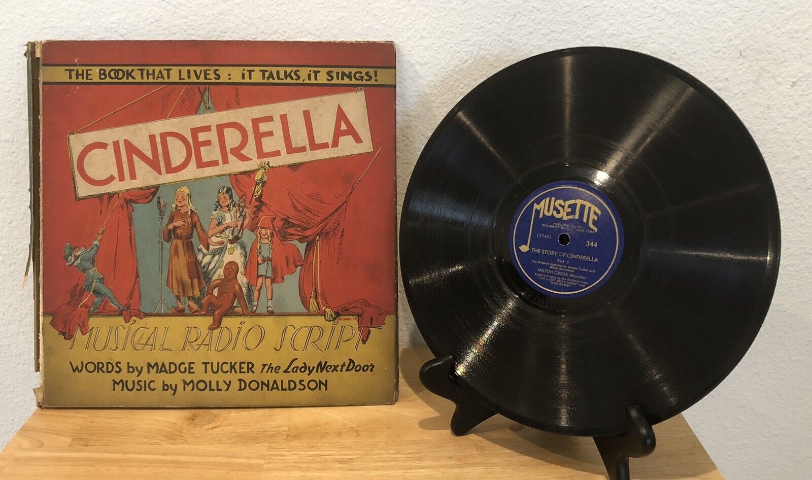 VINTAGE 1940 CINDERELLA MUSICAL RADIO SCRIPT BOOK WITH ORIGINAL MUSETTE RECORD
