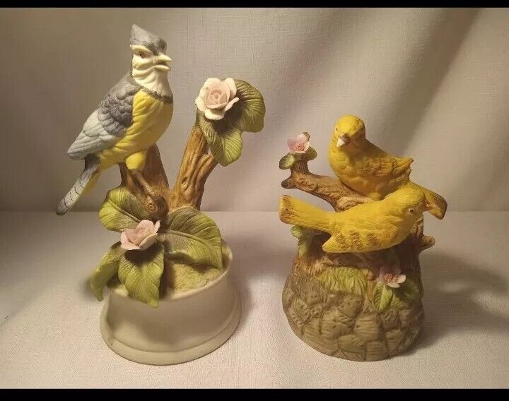 (2) Vintage Royal Crown Bird Music Box Figures Bluebird and Canaries WORKING