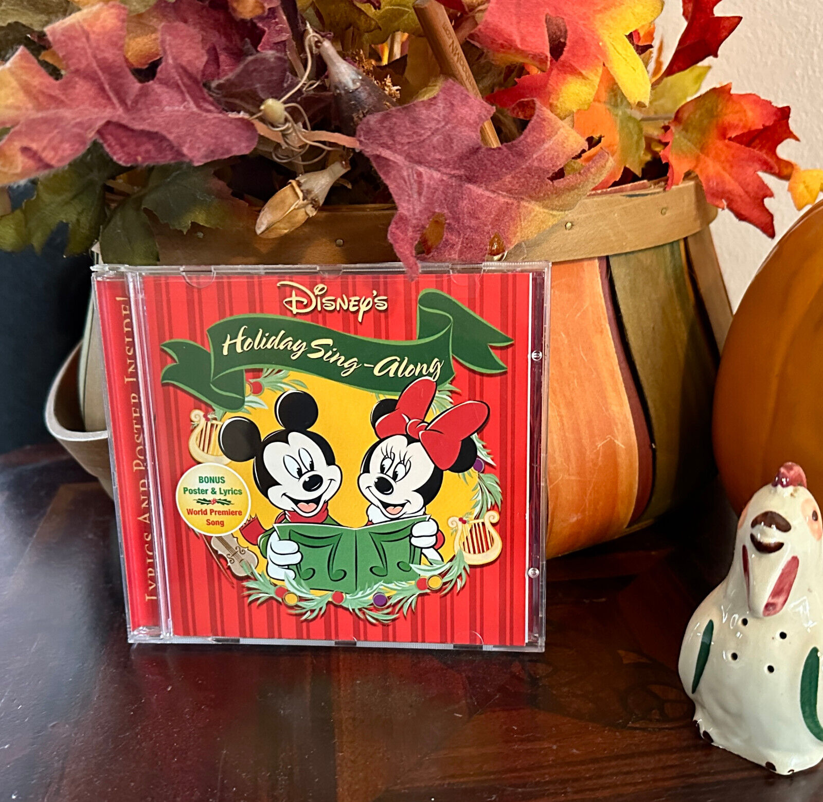 Disney's Holiday Sing-Along CD 2002 Walt Disney Records Lyrics & Poster Santa