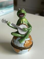 LIMOGES BOX- KERMIT THE FROG ON TOP OF THE WORLD & BANJO -MUPPETS- SESAME STREET picture