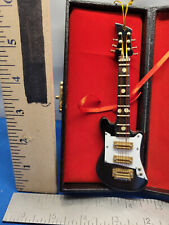 Electric Guitar 6 string Replica with Case b/w  6 inches Resin J4546 325 picture