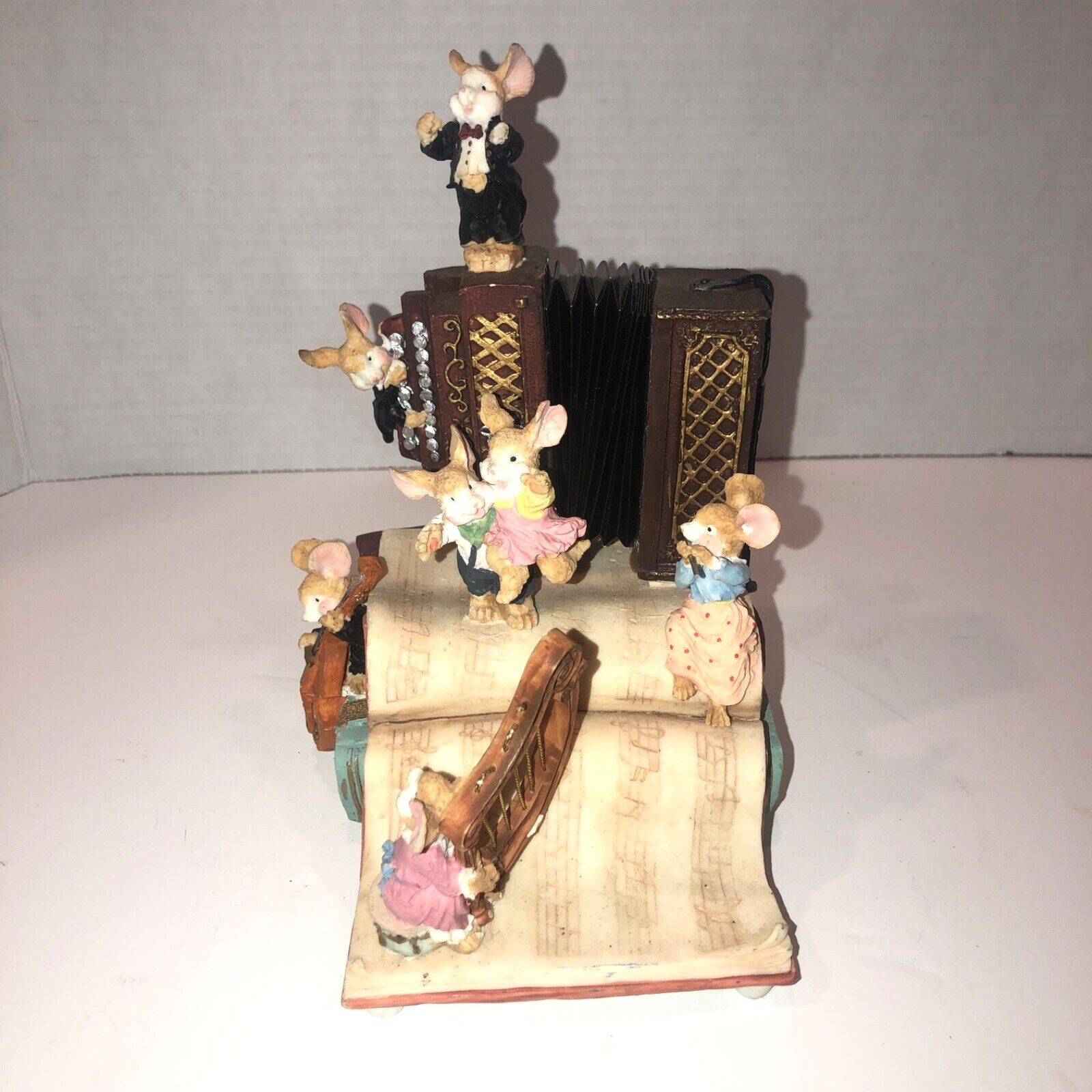 Vintage Treasure Musical Classic Animated Accordion Mouse Sculpture Music Box