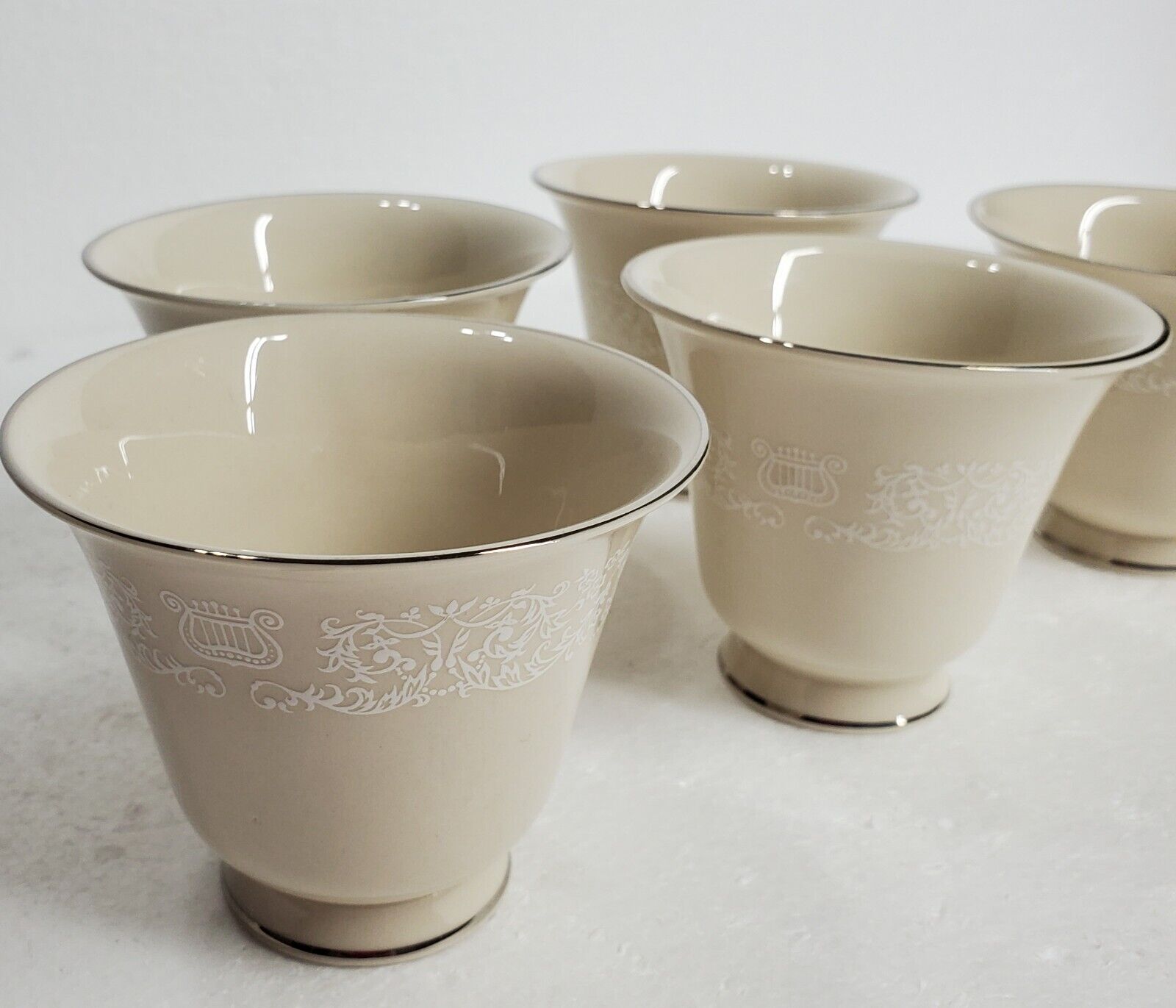 5 Carillon Lyric Tea Cups ( no saucers)