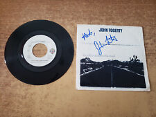 AUTOGRAPHED 1980s VG++ John Fogerty The Old Man Down The Road/BIG TRAIN 29100 45 picture