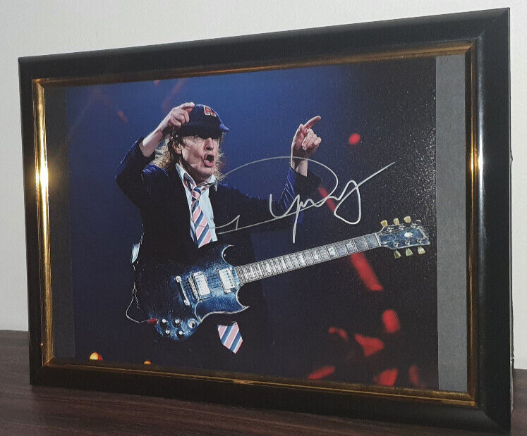 ANGUS YOUNG  - HAND SIGNED 8 x 10 PHOTO -  WITH COA - FRAMED - ACDC AUTOGRAPH
