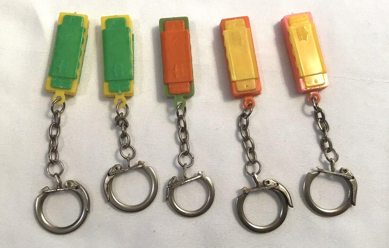 vintage key chain, 70s, toy, harmonica, plastic, party favor, hong kong