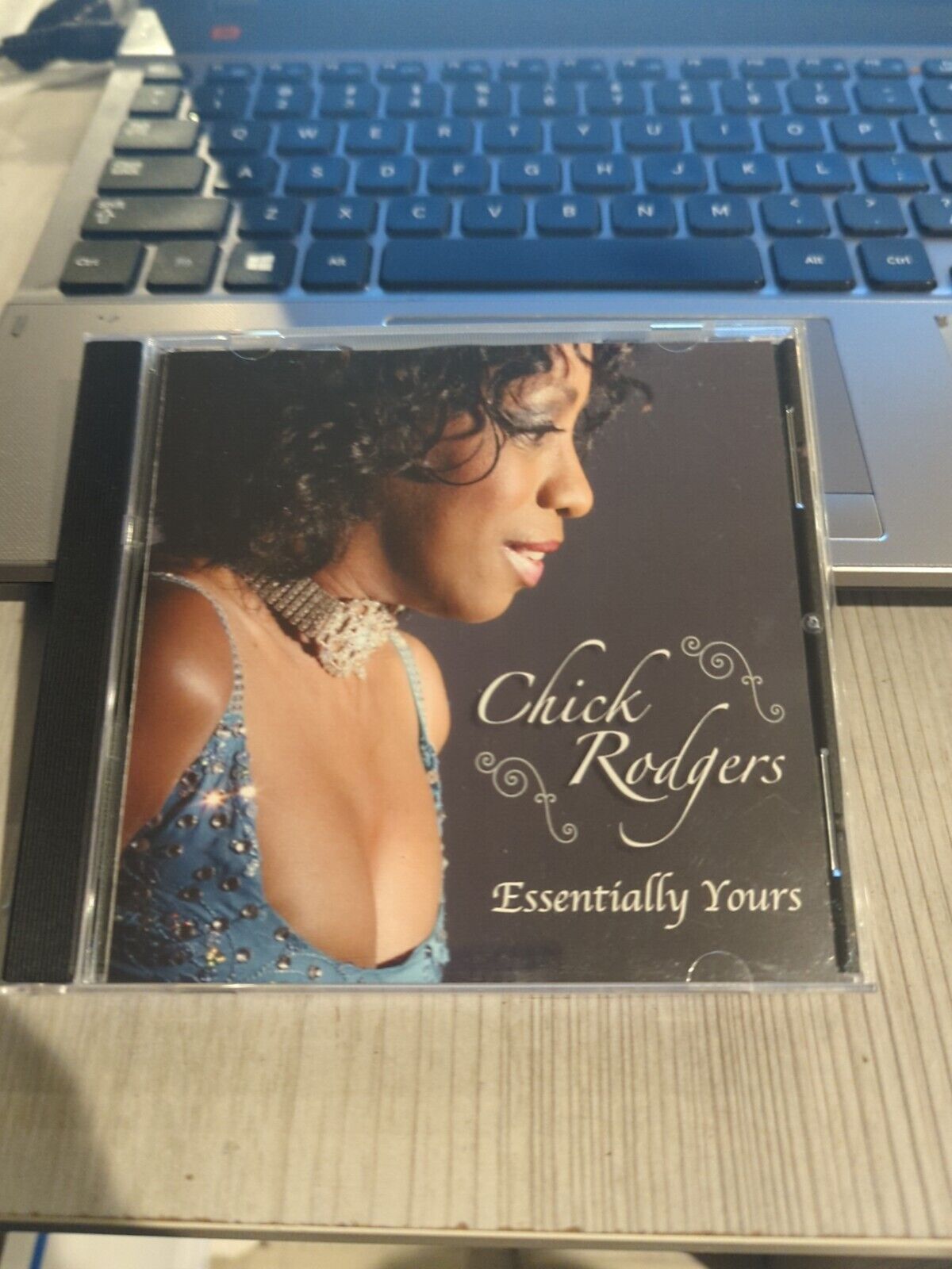 CD 2485 Chick Rodgers - Essentially Yours