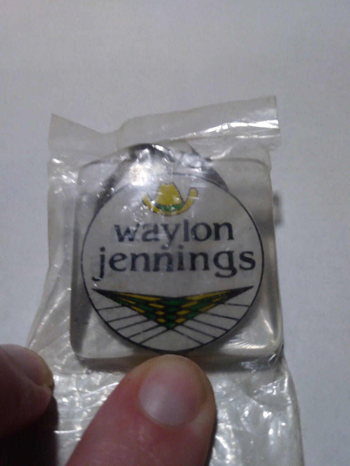 🔥 Vintage Waylon Jennings Keychain - Never Opened - In Plastic
