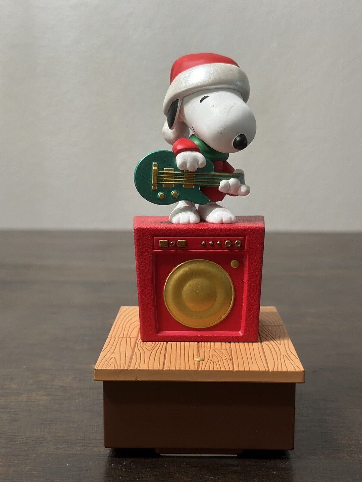 Hallmark Wireless Peanuts Band Snoopy Guitar 2011 TESTED & WORKS