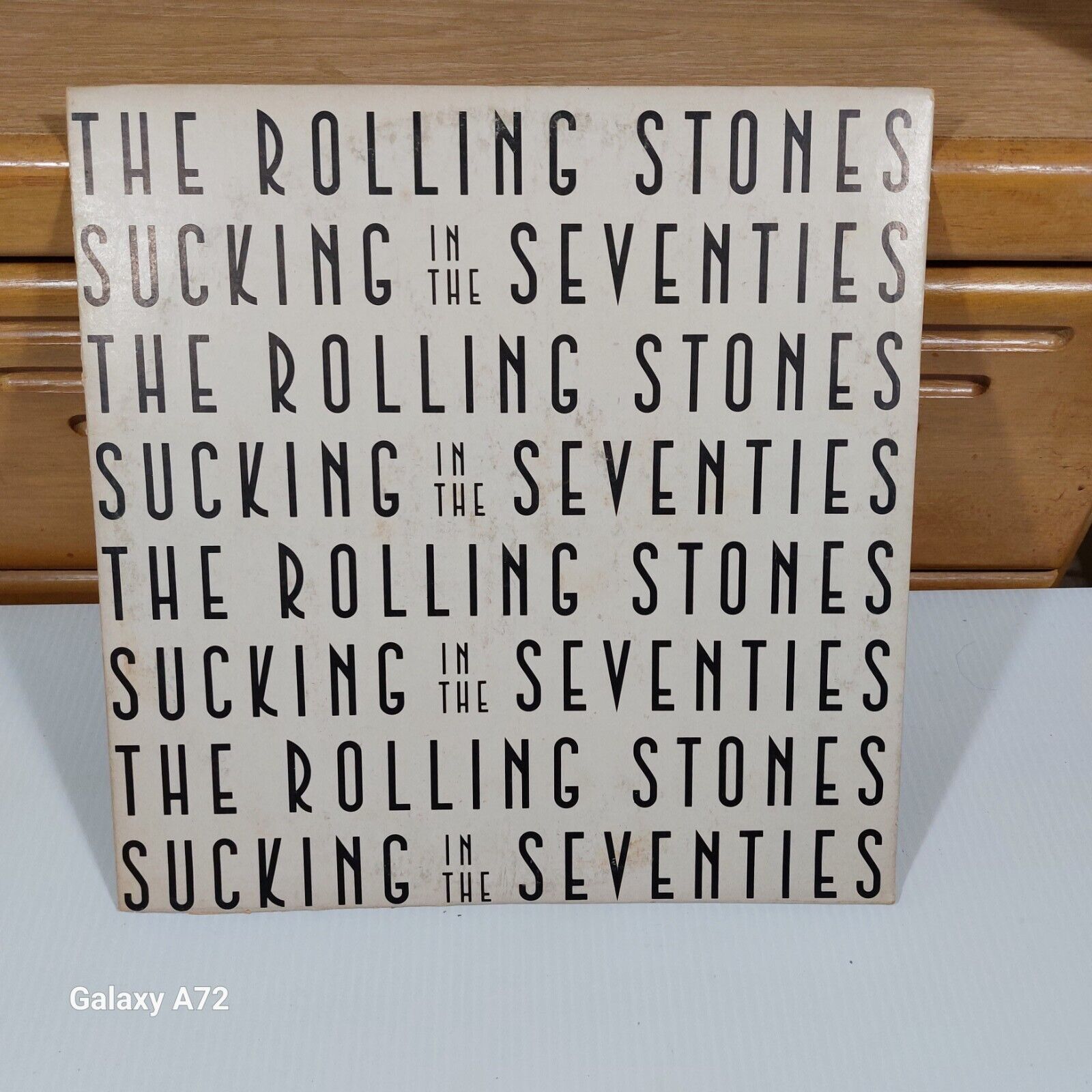 THE ROLLING STONES - SUCKING IN THE SEVENTIES rare India release (never used) 