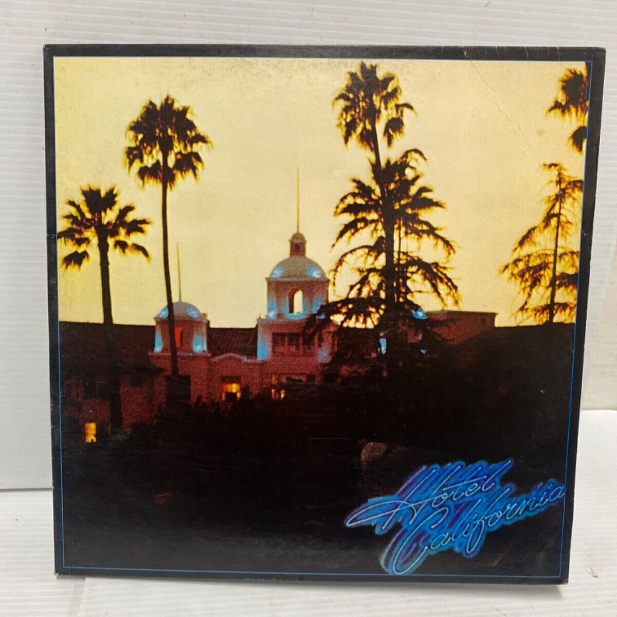 VINTAGE - EAGLES - HOTEL CALIFORNIA - VINYL LP  1976 (ALB-2-Q2023