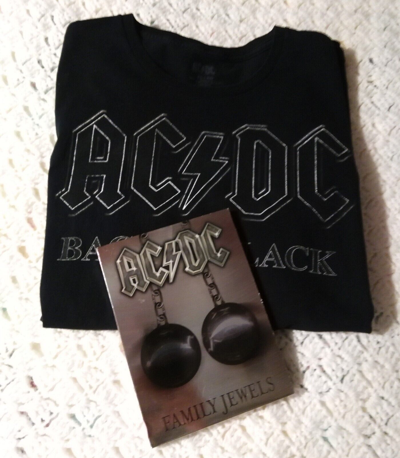 Vintage  AC/DC Back In Black T-Shirt Size XL Rock Band USA / BONUS 2 DVD SET