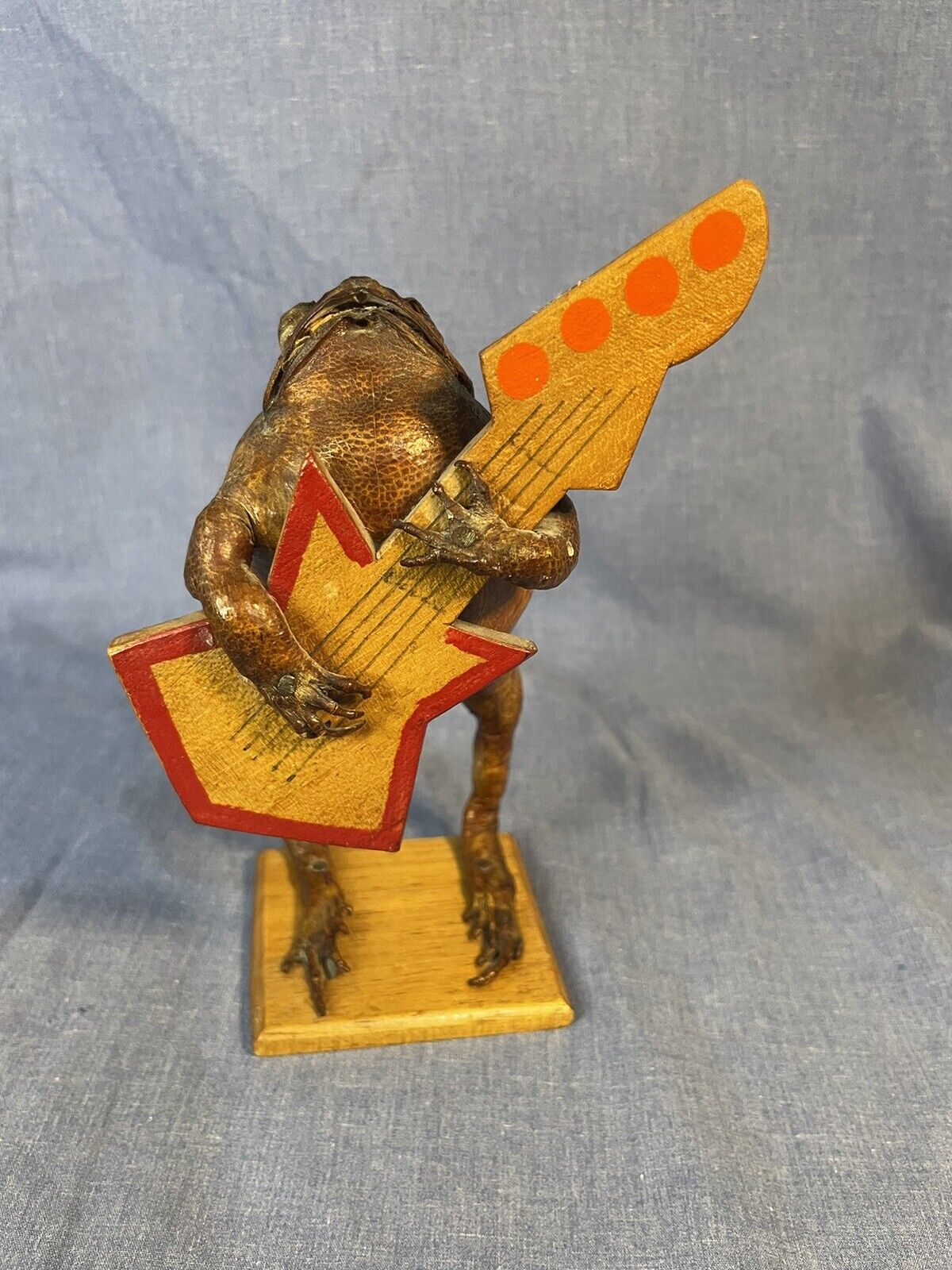 Vtg. Taxidermy Frog Playing Guitar Souvenir Oddity Stuffed Toad