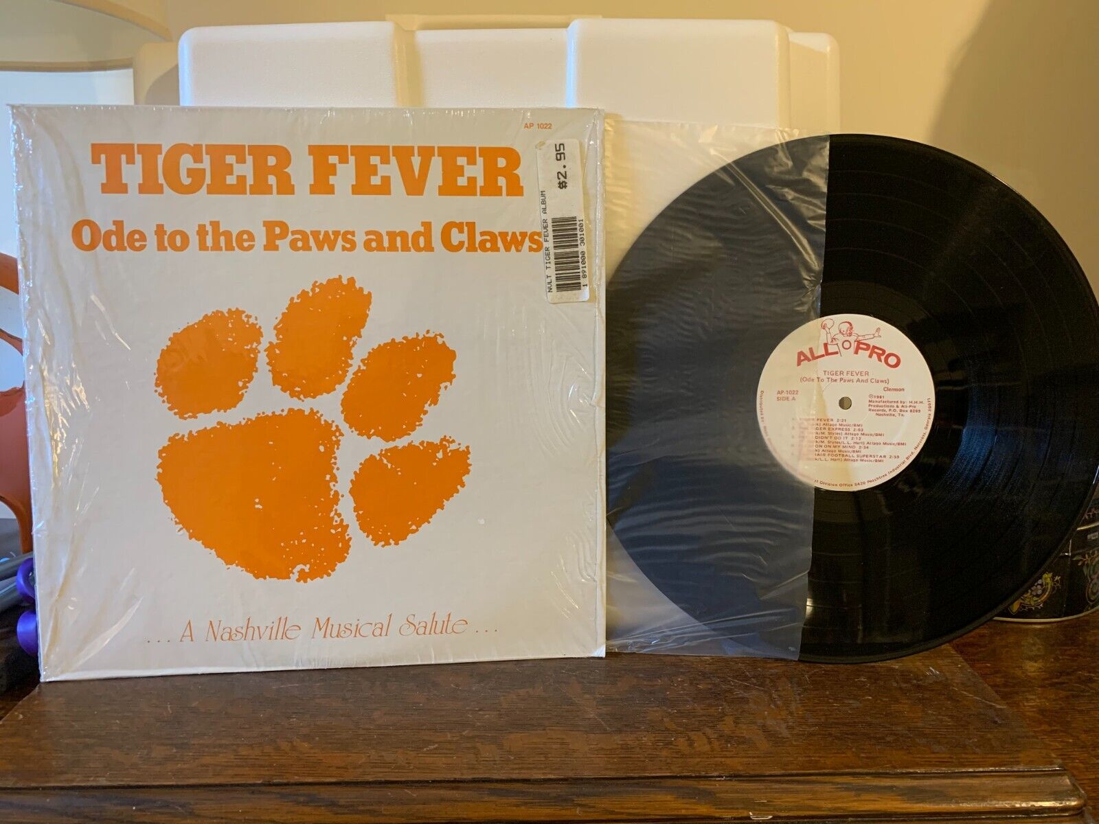 1981 Vintage Clemson University Tiger Fever \