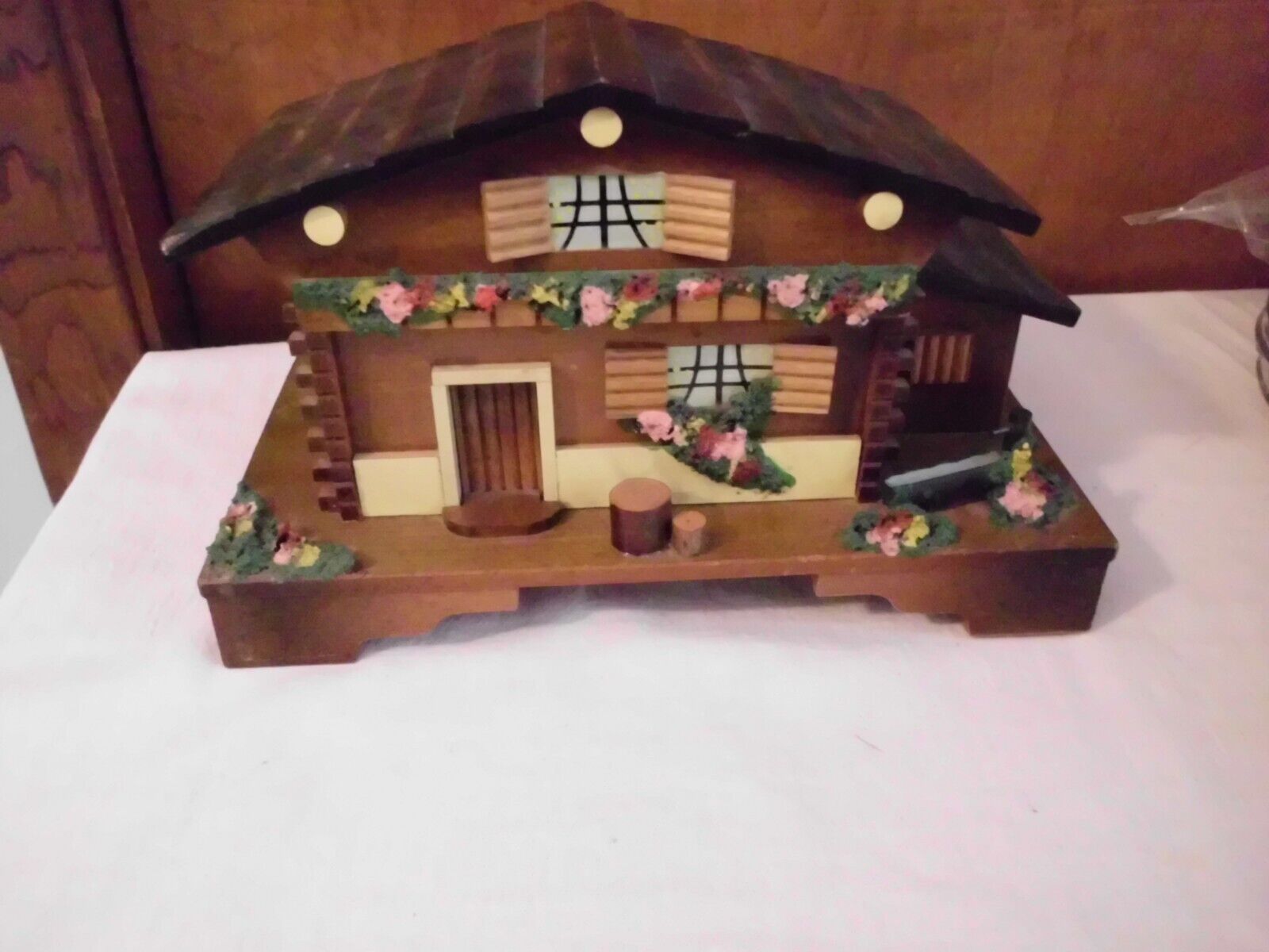 Vintage Swiss Chalet Music Box Plays Edelweiss Marked Toyo Japan