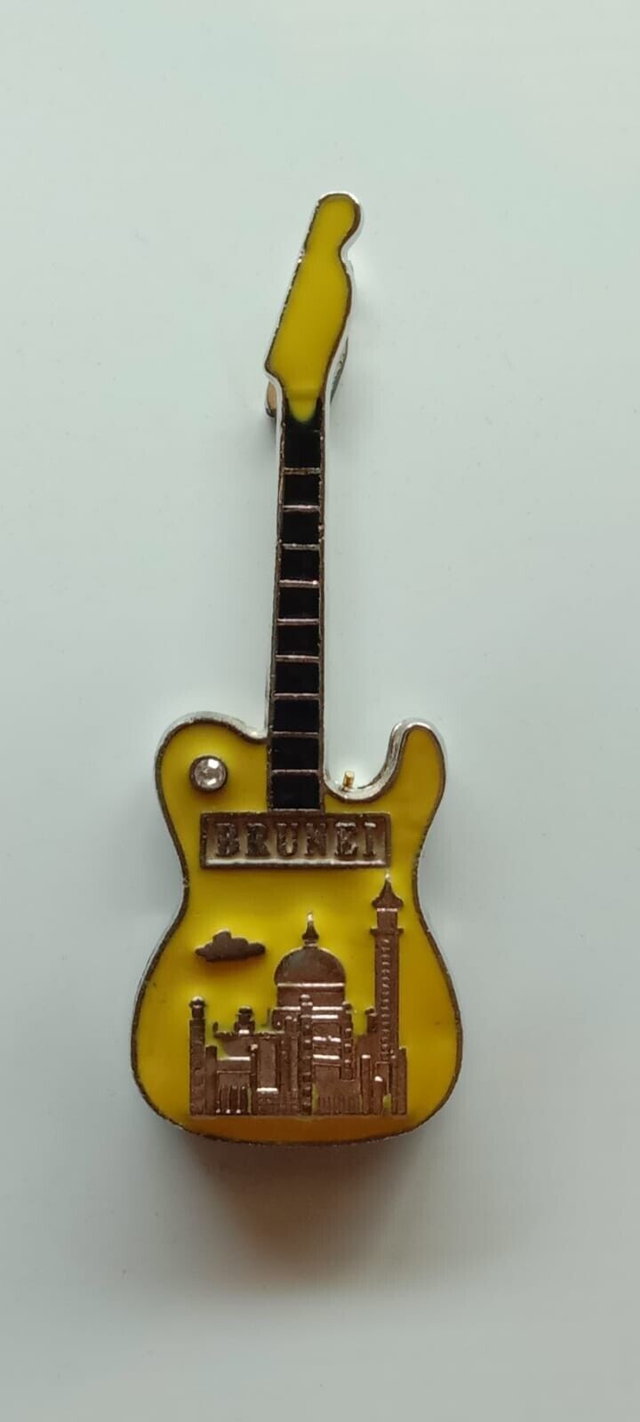 Brunei Darussalam - Souvenir magnet guitar clip S.O.A.S mosque