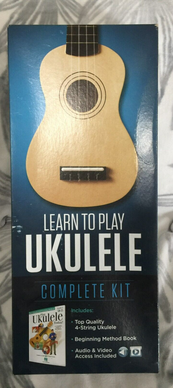 Hal Leonard Learn To Play Ukulele Kit - Washed Wood NIB
