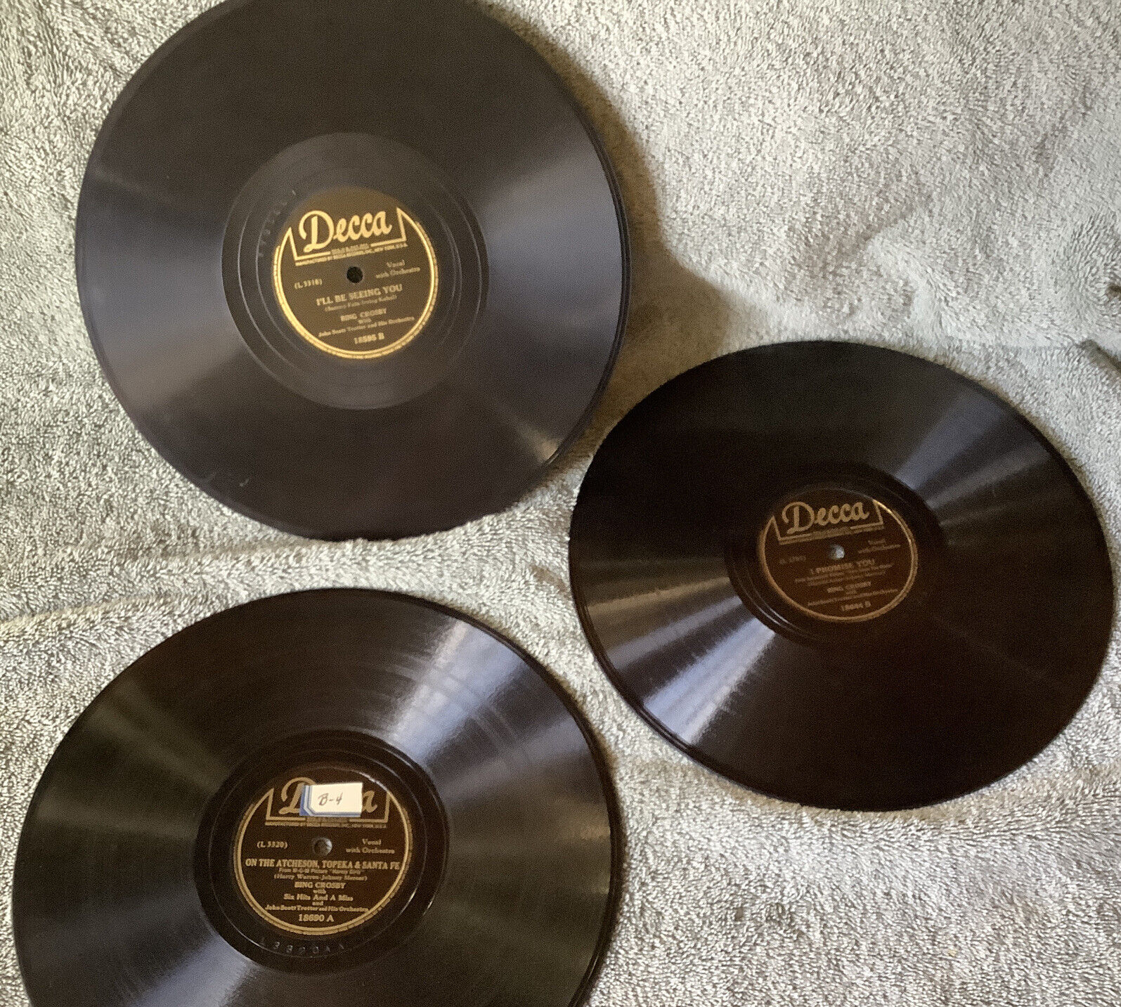 Vintage  vinyl Bing Crosby 10”, 78 rpm, Decca records, great condition 