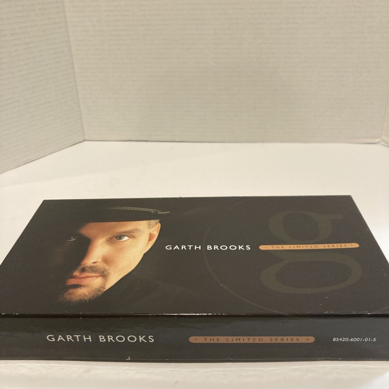 Garth Brooks Limited Series Box Of 5 CD’S and Book On His Life