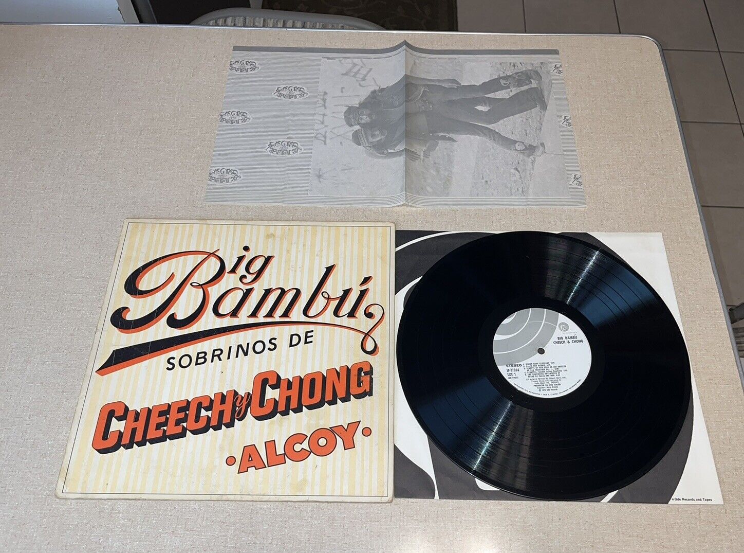 Cheech and Chong Big Bambu 1972 LP w/ ROLLING PAPER GD+/GD+ Ode Records SP 77014