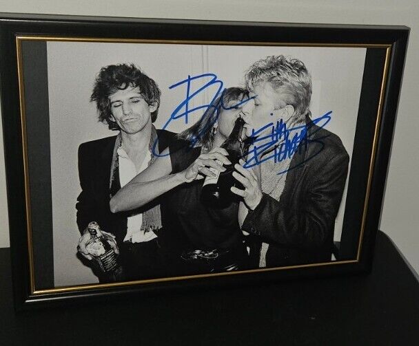 DAVID BOWIE AND KEITH RICHARDS HAND SIGNED WITH COA - FRAMED PHOTO - AUTOGRAPHED
