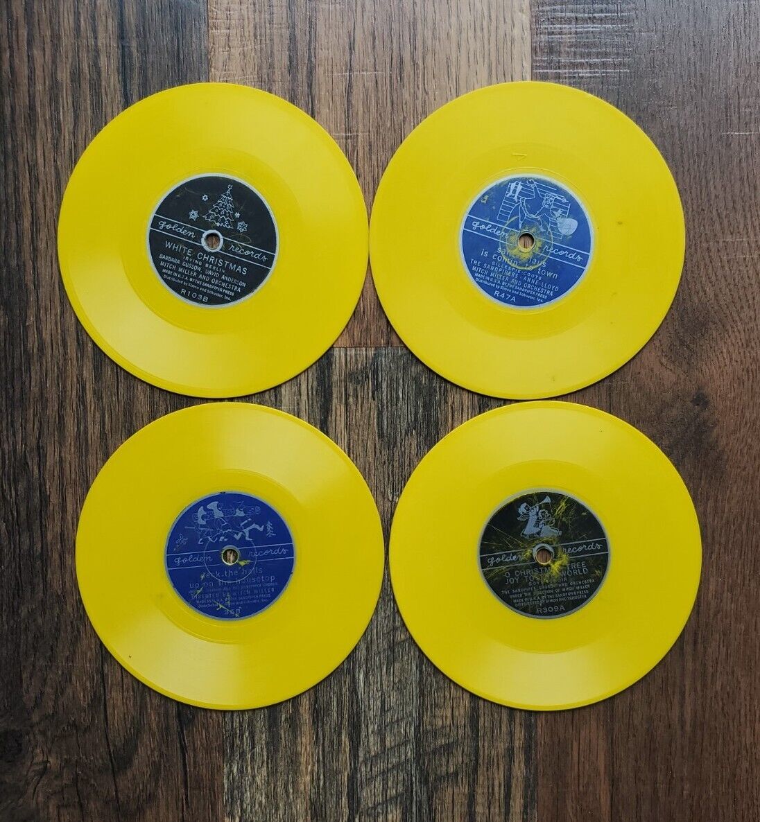 Lot of 4 Vintage Christmas Yellow Childrens Golden Records 78 RPM, Irving Berlin