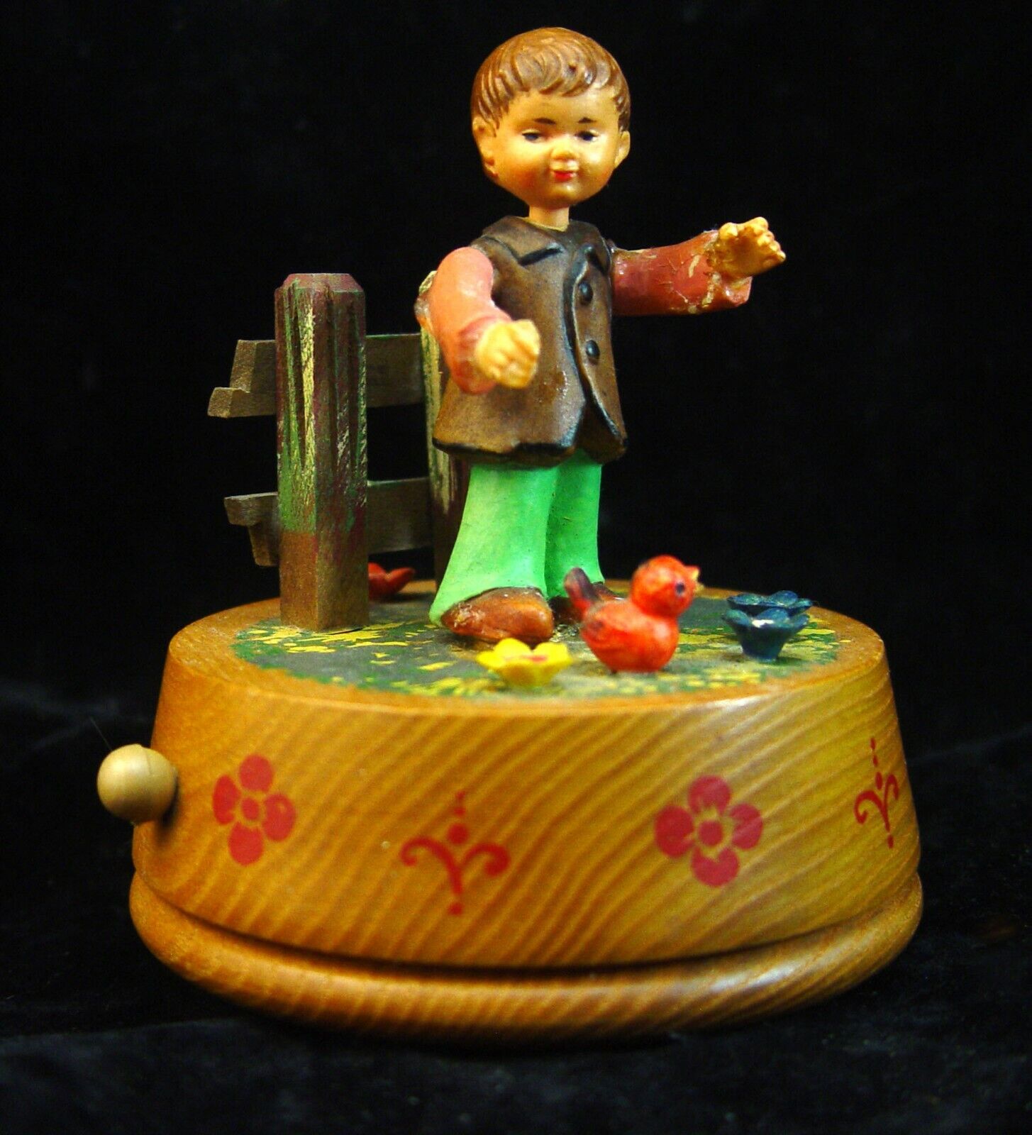 VINTAGE ANRI CARVED WOOD BOY - CARDINAL RED BIRD MUSIC BOX PLAYS AS TIME GOES BY