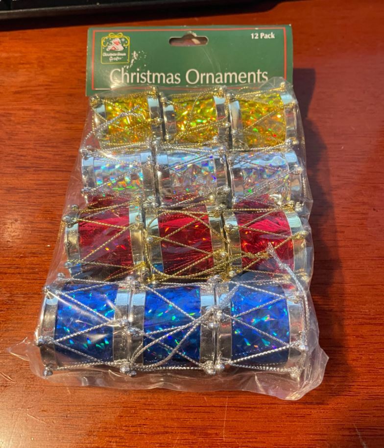 CHRISTMAS ORNAMENT DRUMS 12 PACK - NEW