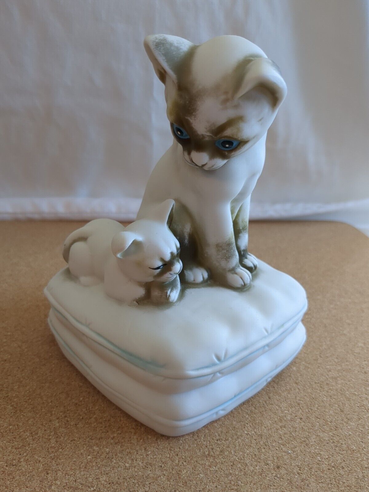 Vintage Mann Music Box Porcelain Cat and Kitten \