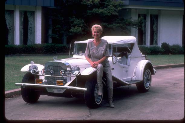 Tammy Wynette with a vintage Mercedes-Benz at her \'First Lady Acre - TV Photo